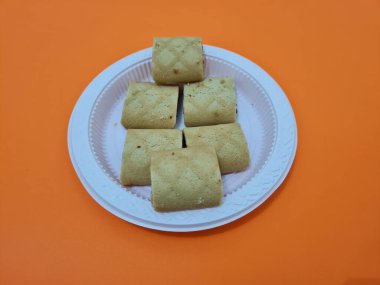 Lezzetli, çıtır çıtır çikolatalı kuru turta.