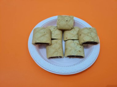 Lezzetli, çıtır çıtır çikolatalı kuru turta.