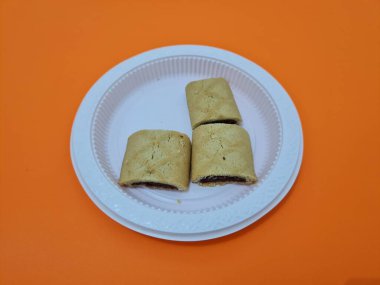 Lezzetli, çıtır çıtır çikolatalı kuru turta.