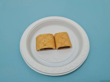 Lezzetli, çıtır çıtır çikolatalı kuru turta.