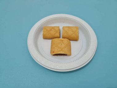 Lezzetli, çıtır çıtır çikolatalı kuru turta.