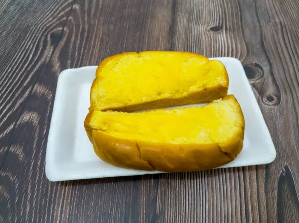 Жовтий Коричневий Гребінцевий Хліб Солодким Розмахом Масла Підходить Їжі Будь — стокове фото