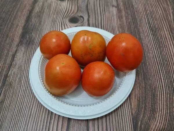 Los Tomates Rojos Frescos Contienen Mucha Fibra Vitaminas Que Son — Foto de Stock