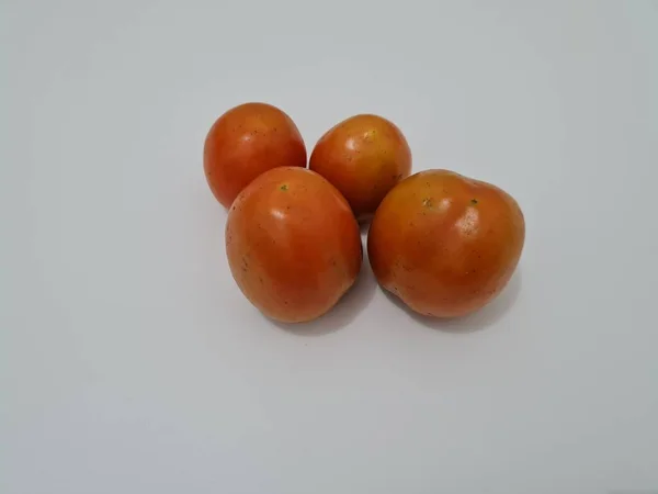 新鮮な赤いトマトは体に良い繊維とビタミンがたくさん含まれています — ストック写真