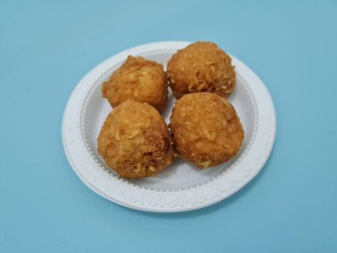 Tofu ve erişteden yapılan yuvarlak şekilli aperatiflere yuvarlak tofu denir.