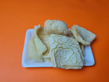 Brown crackers with a savory taste made from flour and other ingredients
