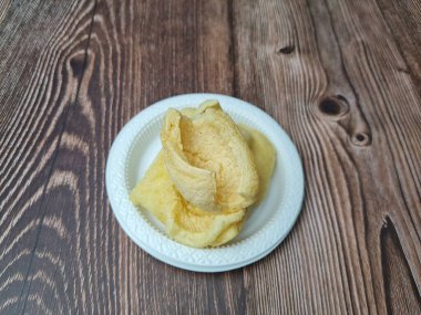 Brown crackers with a savory taste made from flour and other ingredients