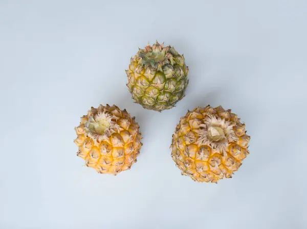 Mogen Oskalad Ananas Innehåller Många Vitaminer Och Mineraler — Stockfoto