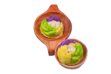 Gül süngeri denen tipik bir Endonezya yemeği.