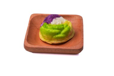 Gül süngeri denen tipik bir Endonezya yemeği.