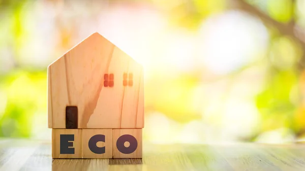 Umweltfreundliches Haus Konzept Holzhaus Auf Dem Block Mit Öko Alphabet — Stockfoto