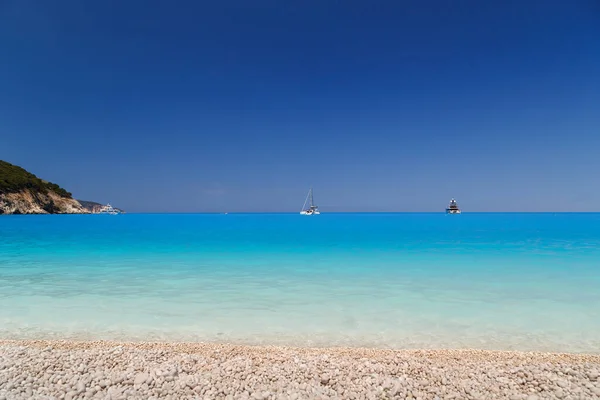 Fantastic View Empty Myrtos Beach Turquoise Blue Ionian Sea Water — Fotografia de Stock