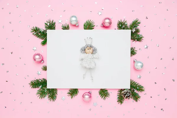 Kerstkaart Prinses Blanco Wit Papier Het Kader Van Natuurlijke Sparren — Stockfoto