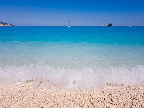 Surfe Praia Myrtos Turquesa Azul Água Mar Jónico Paisagem Verão — Fotografia de Stock