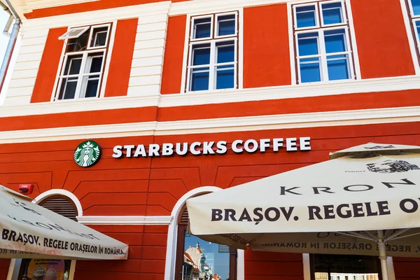 Брасов Румунія Серпня 2022 Кавовий Магазин Starbucks Центрі Старого Міста — стокове фото
