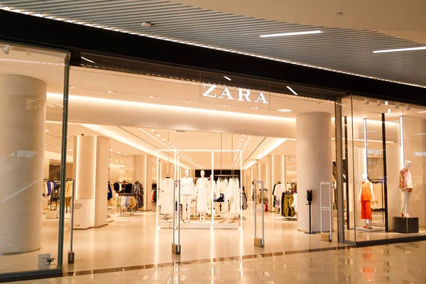 Sibiu Romania Maggio 2022 Zara Fashion Store Front Promenada Mall — Foto Stock