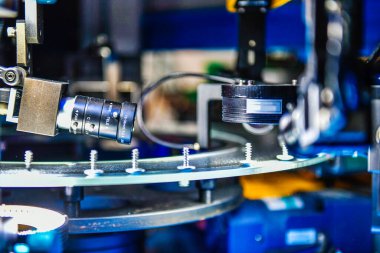 Bağlayıcılar için optik sıralama makinesi üretiminde yüksek kaliteli kontrol ürün hattında fındıklar