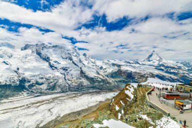 İsviçre 'nin Zermatt kentindeki Gorner Buzulu' nun panoramik görüntüsü