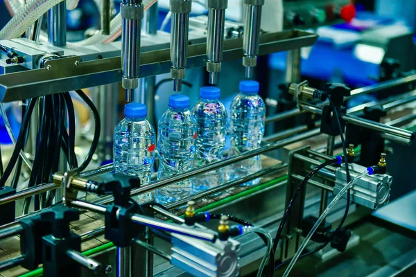 Paket için otomatik taşımacılık sistemlerindeki plastik şişeleri temizle