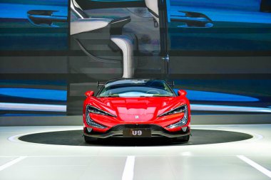 Tayland-27 Mart 2024: Yangwang U9, BYD tarafından 45 Bangkok Uluslararası Otomobil Fuarı 'nda üretilen elektrikli spor otomobil.