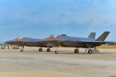 Don Muang Hava Üssü, Bangkok, Tayland, 8 Mart 2025: Kraliyet Tayland Hava Kuvvetleri 88. yıl dönümü Hava Gösterisinde F-35 A pistinde..