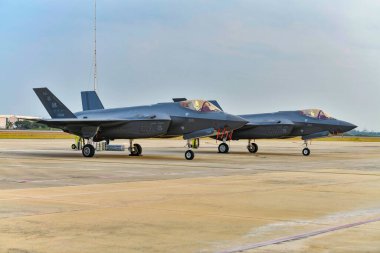 Don Muang Hava Üssü, Bangkok, Tayland, 8 Mart 2025: Kraliyet Tayland Hava Kuvvetleri 88. yıl dönümü Hava Gösterisinde F-35 A pistinde..