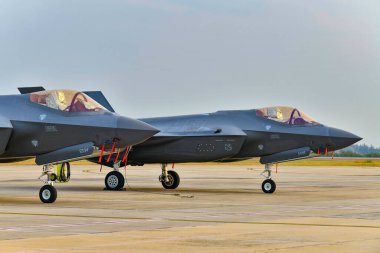 Don Muang Hava Üssü, Bangkok, Tayland, 8 Mart 2025: Kraliyet Tayland Hava Kuvvetleri 88. yıl dönümü Hava Gösterisinde F-35 A pistinde..