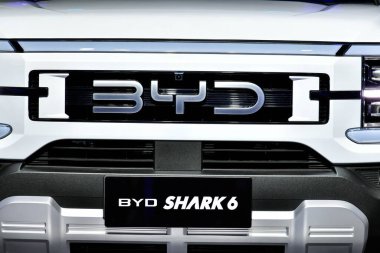 Tayland-26 Mart 2025: BYD Shark 6 DMO Super Hybrid Off-Road Platformu, BYD 'nin 46 Bangkok Uluslararası Otomobil Fuarı' ndaki ilk kamyoneti