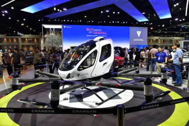 Borsa geçmişinde Amerikan bayrağı ve banknotları (USD) para birimi.