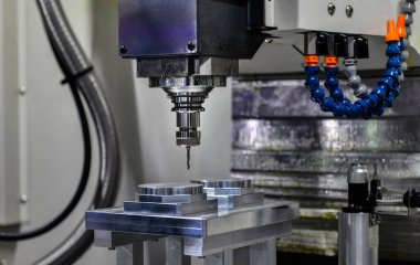 CNC torna makinası, yüksek hassasiyetli metal parçası, yüksek teknoloji parçaları üreten.