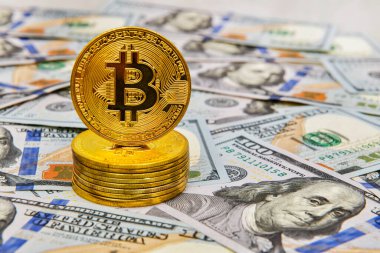 Bitcoin paralar Kripto para birimi ve kağıt para 100 Amerikan doları, sanal para birimi. Finans ve yatırım kavramı.