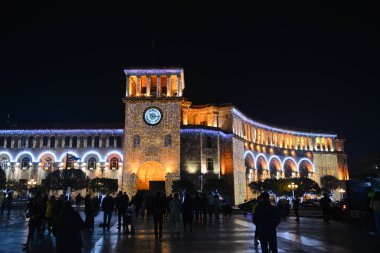 Erivan Cumhuriyet Meydanı ve Noel ağacı. Ermenistan.