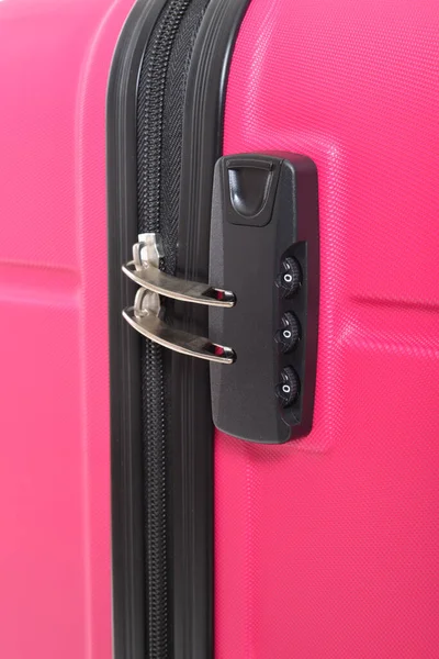 ピンクの旅行スーツケース白い背景 — ストック写真
