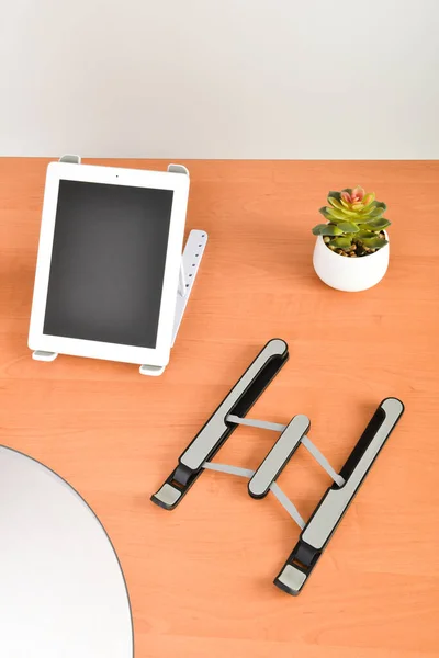 Computer Tablet Holder Wooden Table — Stock Photo, Image