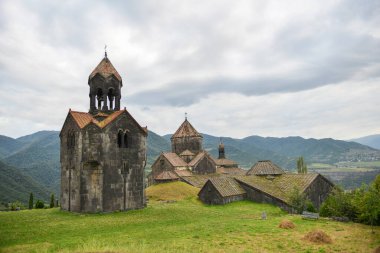 Ermenistan 'daki Haghpat Manastırı' na bakın..