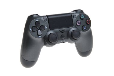 Oyun kumandası beyaz arkaplanda izole edildi