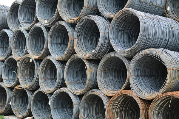 İnşaat alanında çelik tel rulo