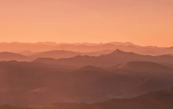 Zachód Słońca Górach Krainy Basków Hiszpanie Wysokiej Jakości Zdjęcie — Zdjęcie stockowe