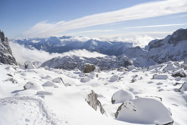 Śnieżne Góry Zimą Parku Narodowym Picos Europa Hiszpania Wysokiej Jakości — Zdjęcie stockowe