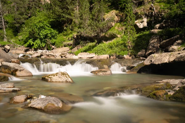 Mountain River Lagoons Pyrenees High Quality Photo — Stock Photo, Image