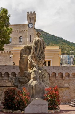 Prens Albert anısına yapılan heykel, Grimaldi Sarayı Prensleri, Kraliyet Sarayı, Monako Fransız Rivierası 