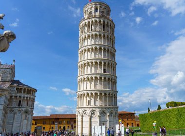 leaning tower of Pisa in Italy