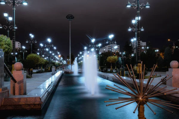 Inspiratieplein Openbaar Park Nachts Ashgabat — Stockfoto