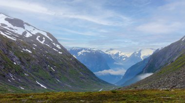 Güzel Breheimen Dağı Ulusal Parkı, Norveç Vadisi manzaralı