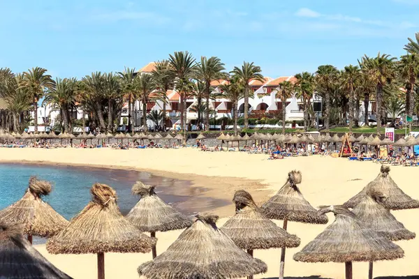 Sabbie Dorate Ombrelloni Paglia Alla Spiaggia Los Americas Tenerife Con Fotografia Stock