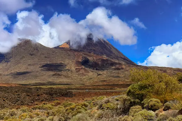 Monte Vulcano Teide Sorge Sopra Nuvole Nel Parco Nazionale Del Immagini Stock Royalty Free