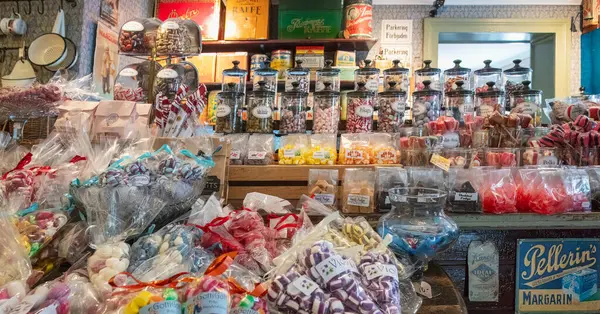 stock image Traditional sweets in candy shop in Wadkoping, Orebro, Sweden