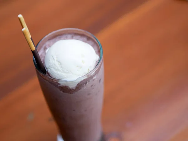 chocolate float drink with ice cream, chocolate shake drink