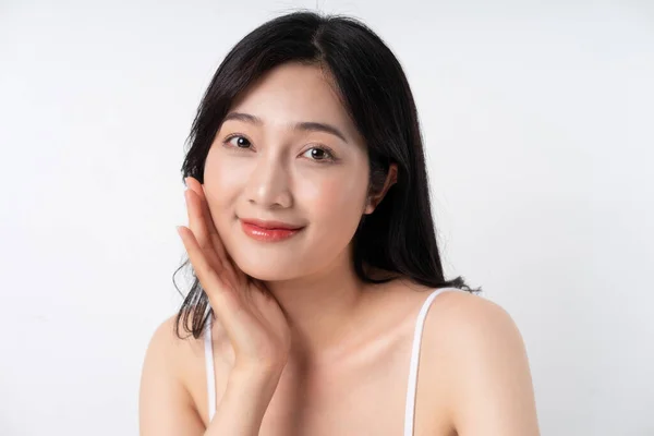 Bela Mulher Asiática Retrato Fundo Branco — Fotografia de Stock