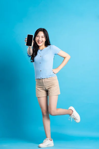 Full Body Image Beautiful Asian Girl Posing Blue Background — Stock Photo, Image